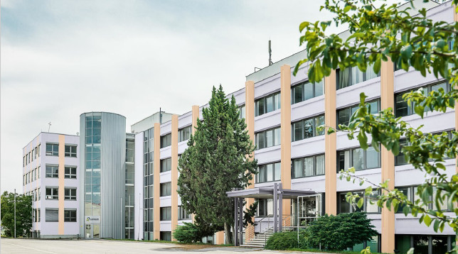 ALLES UNTER EINEM DACH - Büro- und<br/>Hallenflächen im SÜDPARK